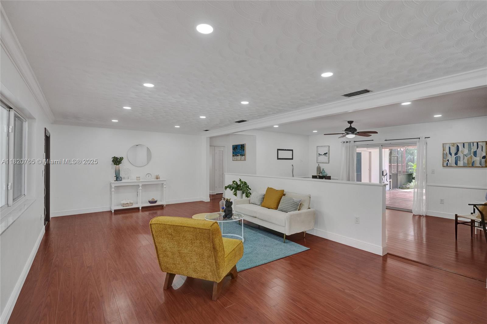 HALLMARK HGTS ESTS 7TH AD - Residential Lease