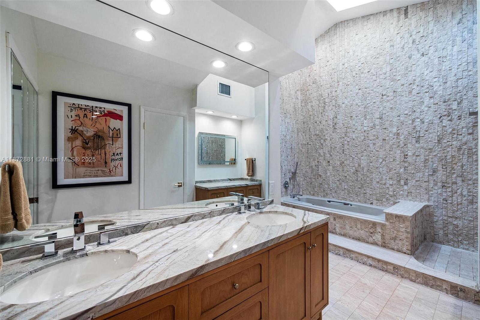 L HERMITAGE - Residential