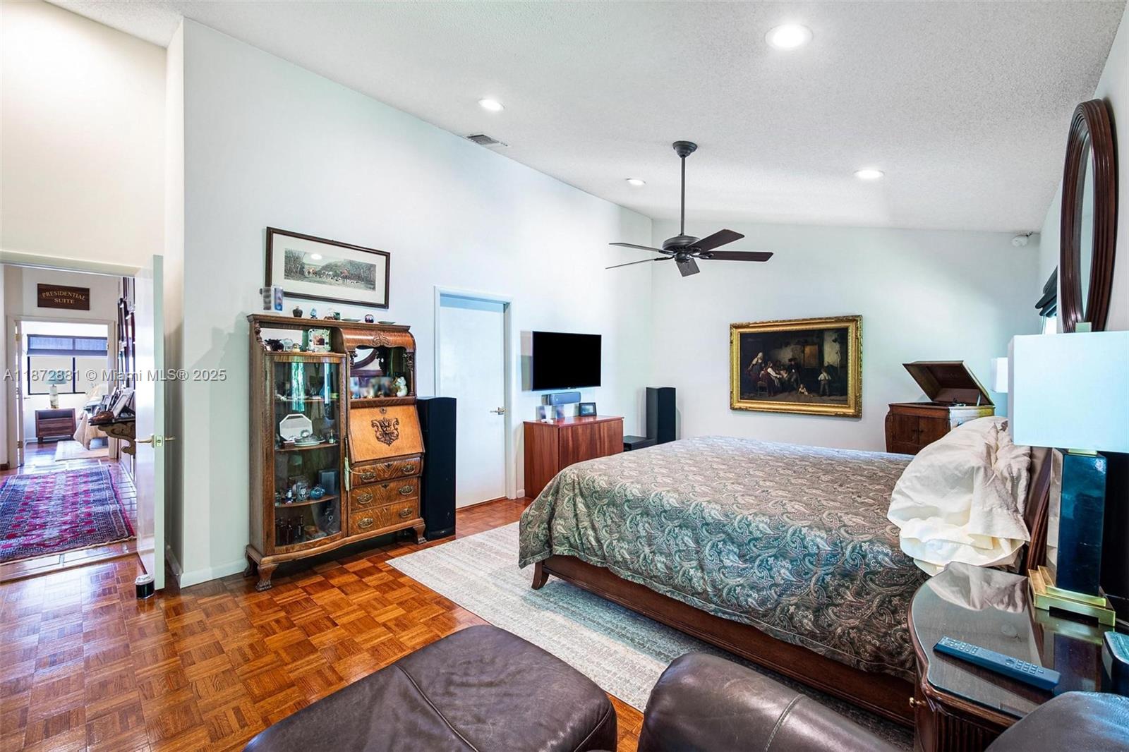 L HERMITAGE - Residential