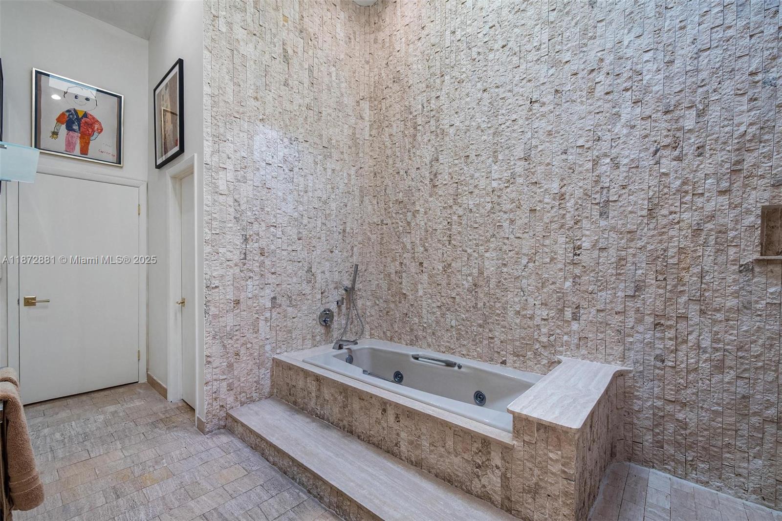 L HERMITAGE - Residential