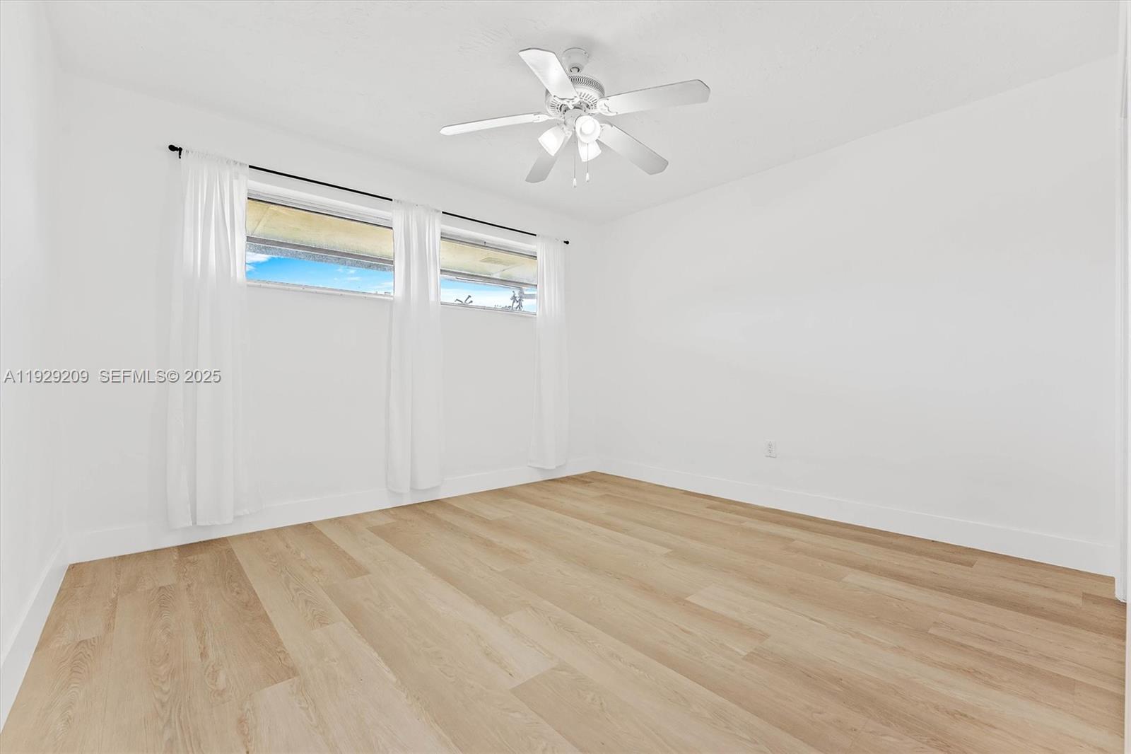 SUNRISE GOLF VILLAGE SEC - Residential Lease