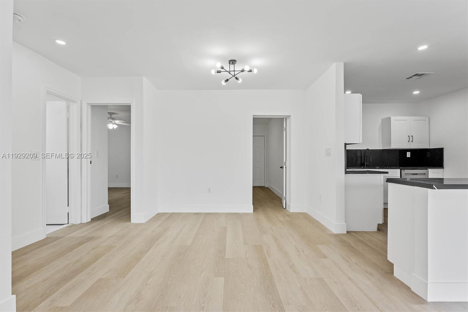 SUNRISE GOLF VILLAGE SEC - Residential Lease