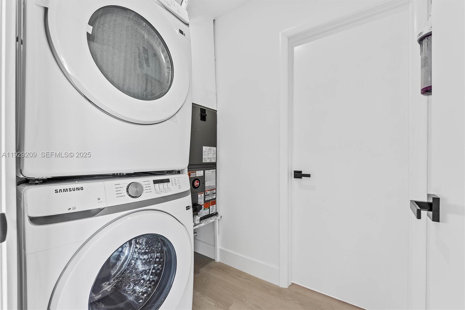 SUNRISE GOLF VILLAGE SEC - Residential Lease