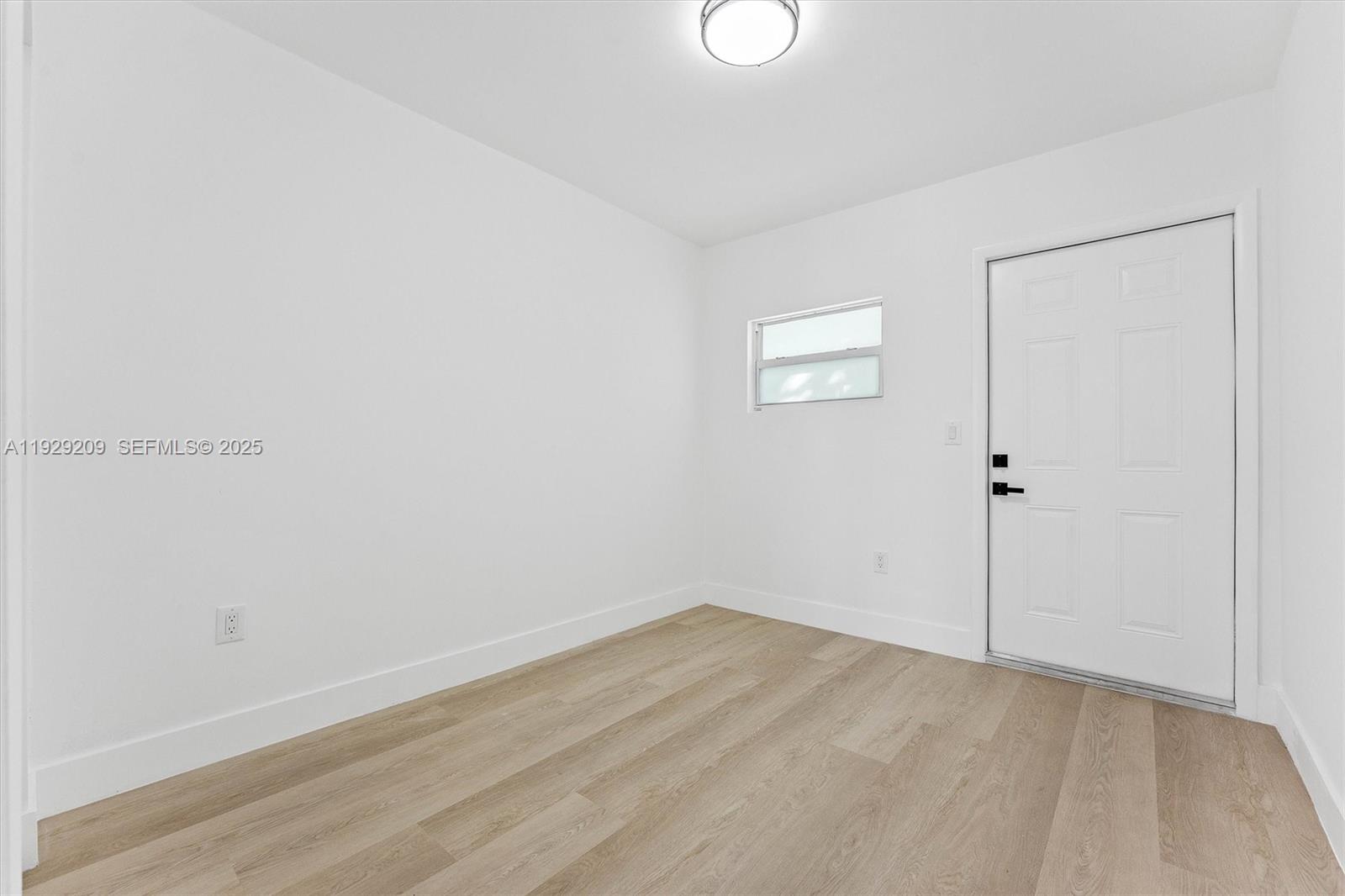 SUNRISE GOLF VILLAGE SEC - Residential Lease