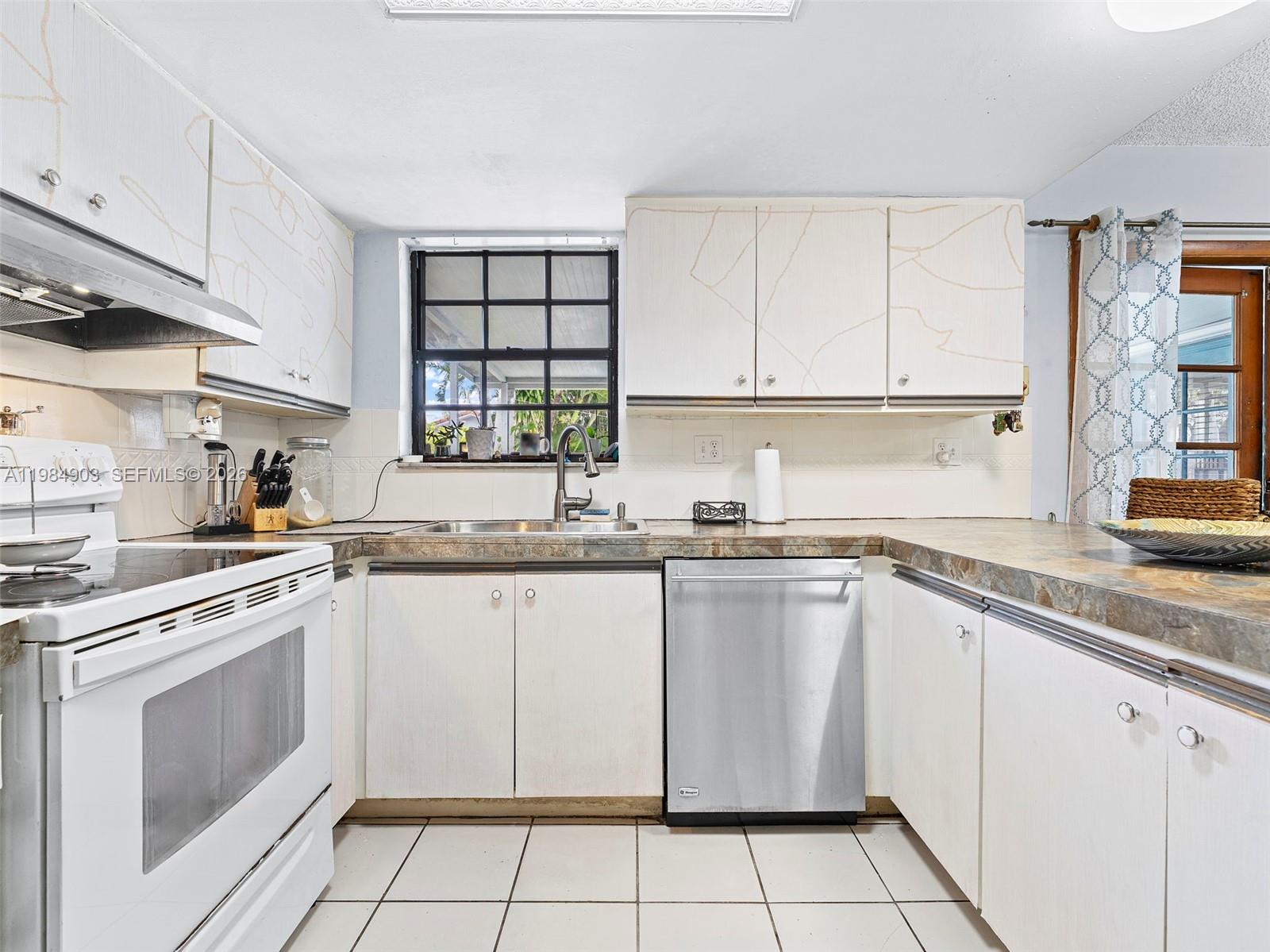 WEST MIAMI PART 2 - Residential