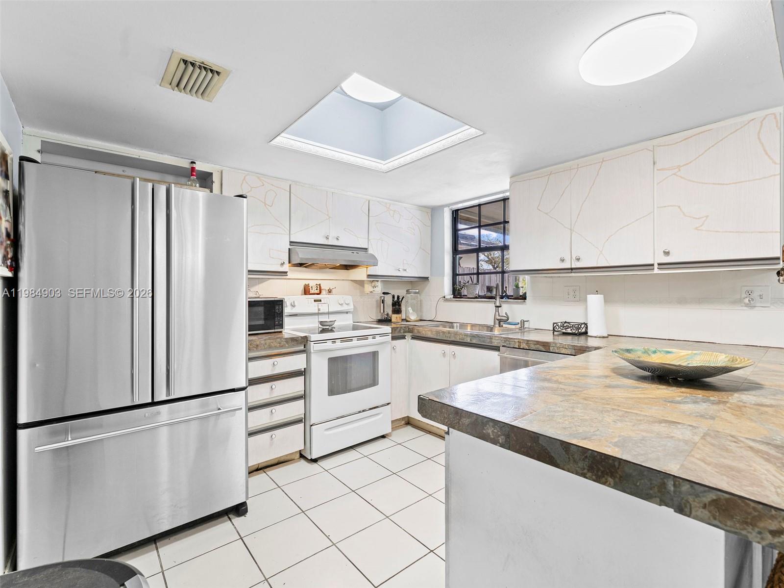 WEST MIAMI PART 2 - Residential