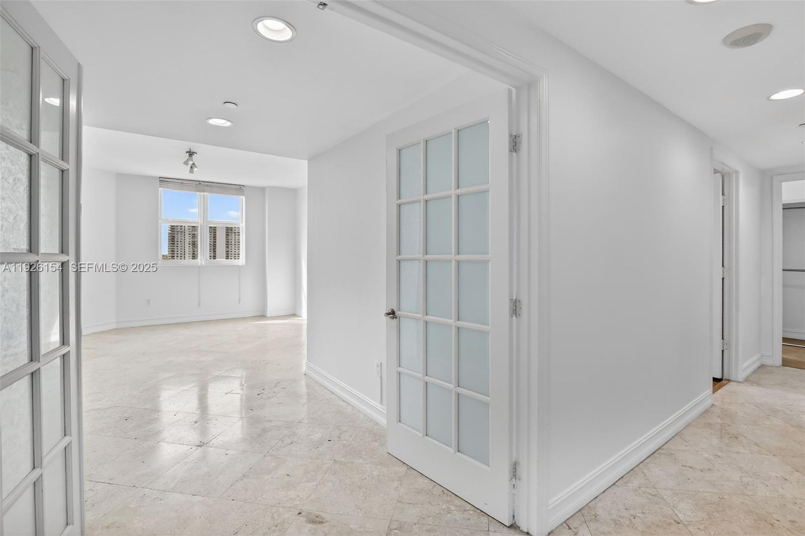 THE PENINSULA II CONDO - Residential Lease