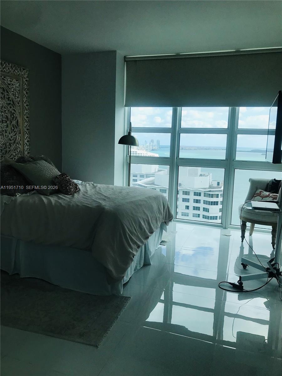 951 Brickell Ave 2410