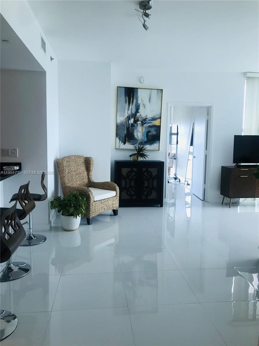 951 Brickell Ave 2410