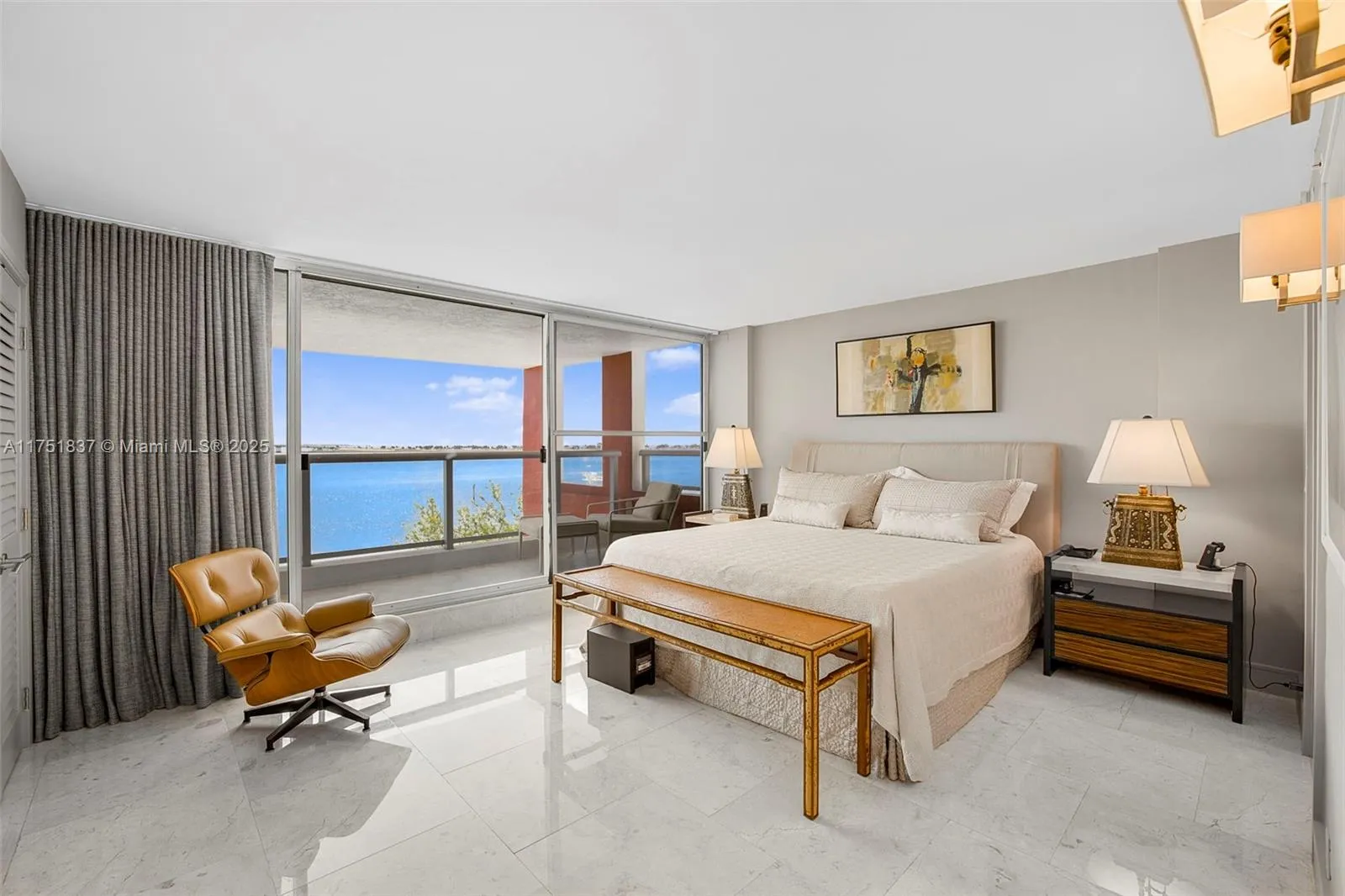 Miami, Florida 33129, United States, 2 Bedrooms Bedrooms, ,3 BathroomsBathrooms,Residential,Pending,77718