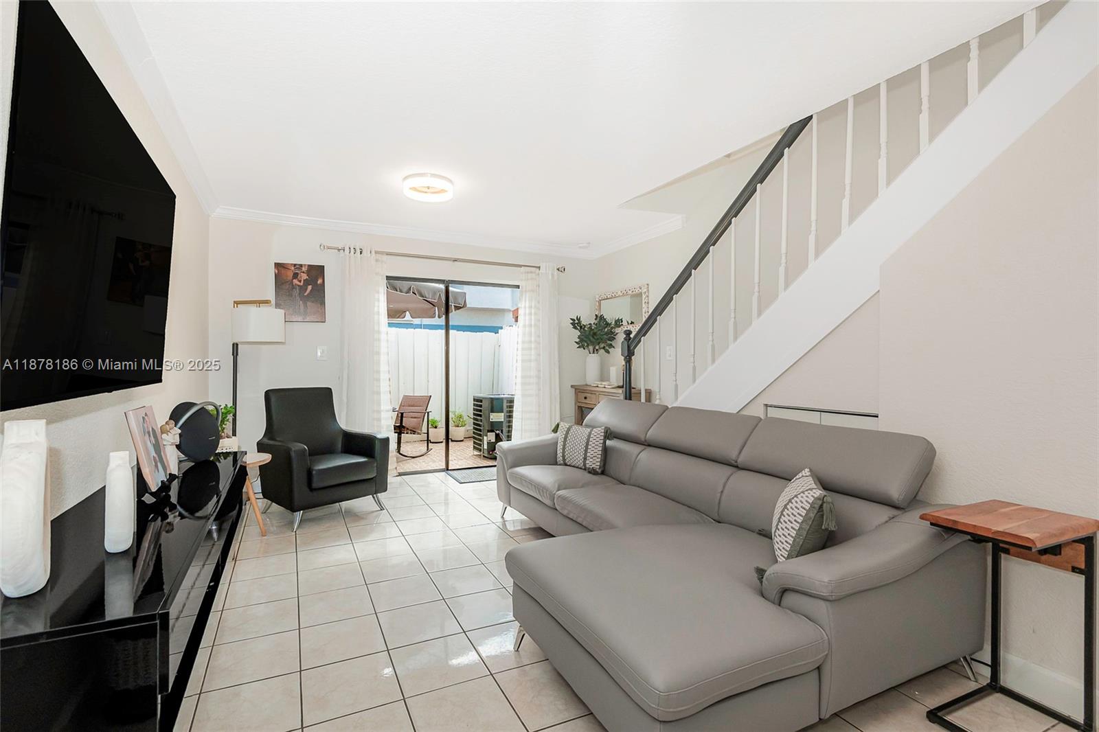 INTERNATIONAL PRINCESS - Residential