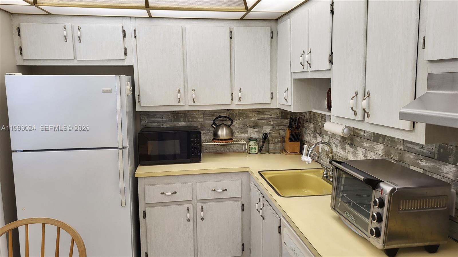 ENSENADA CONDO BLDG E-II - Residential