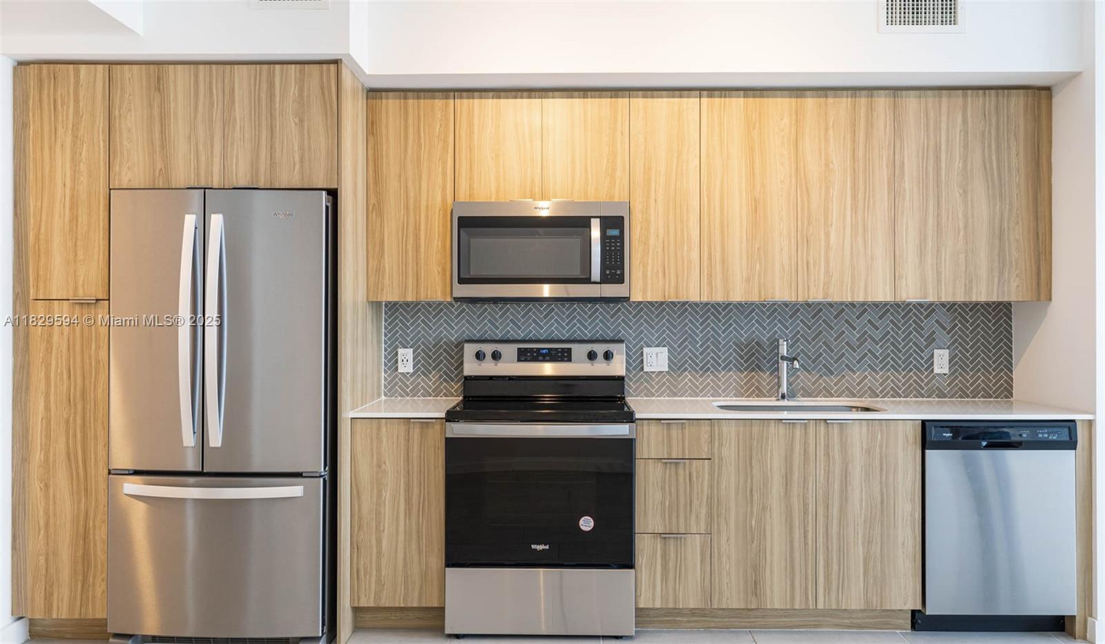 2150 N Bayshore Dr 2407