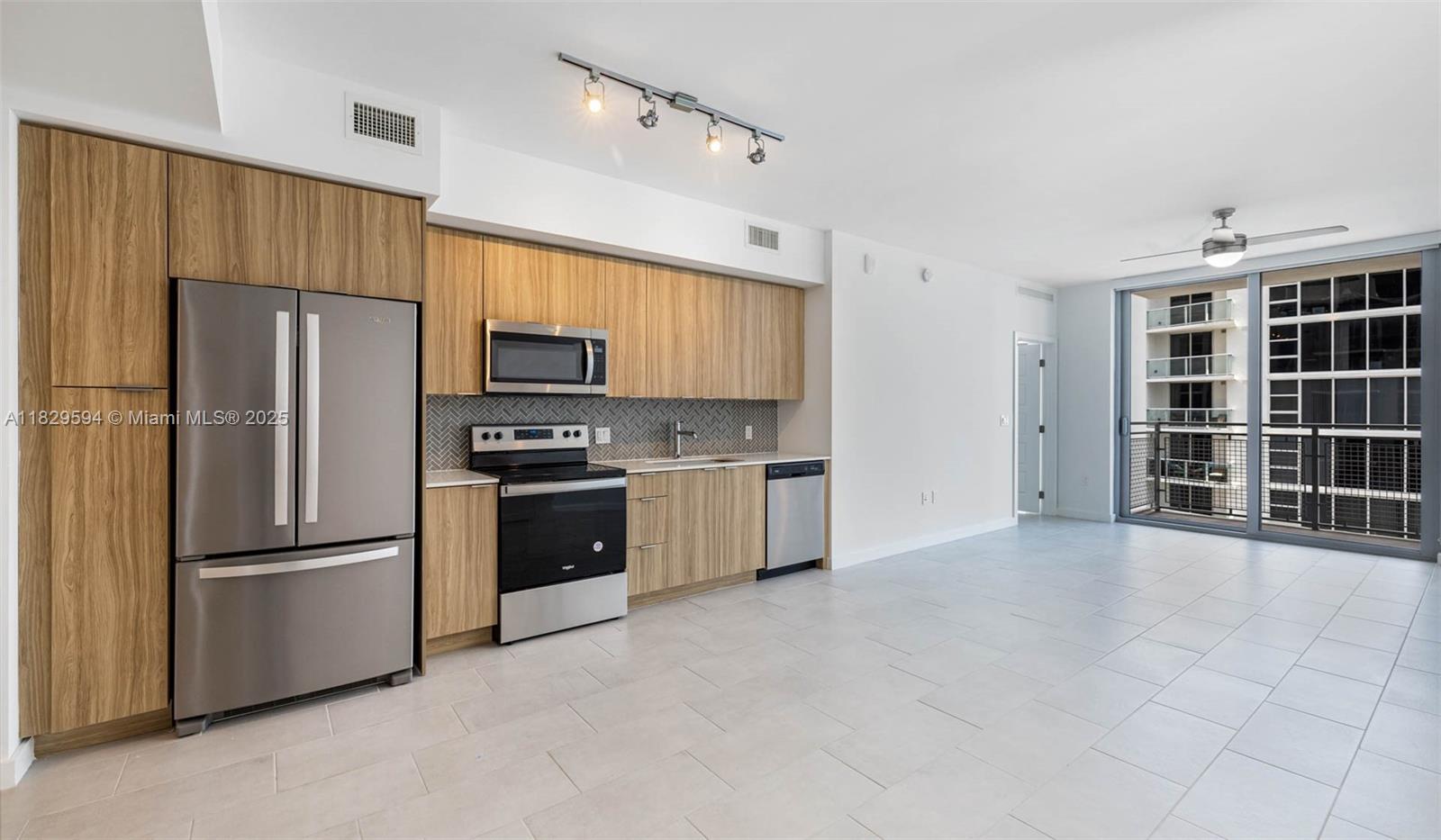 2150 N Bayshore Dr 2407