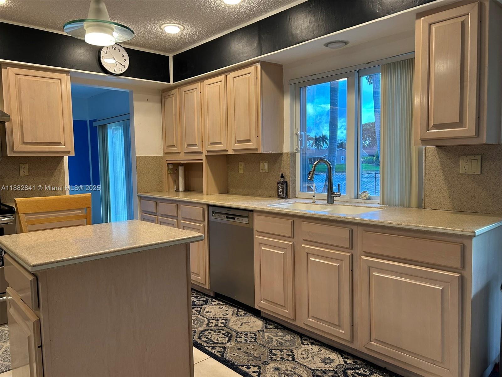 PINE LAKE - Residential Lease