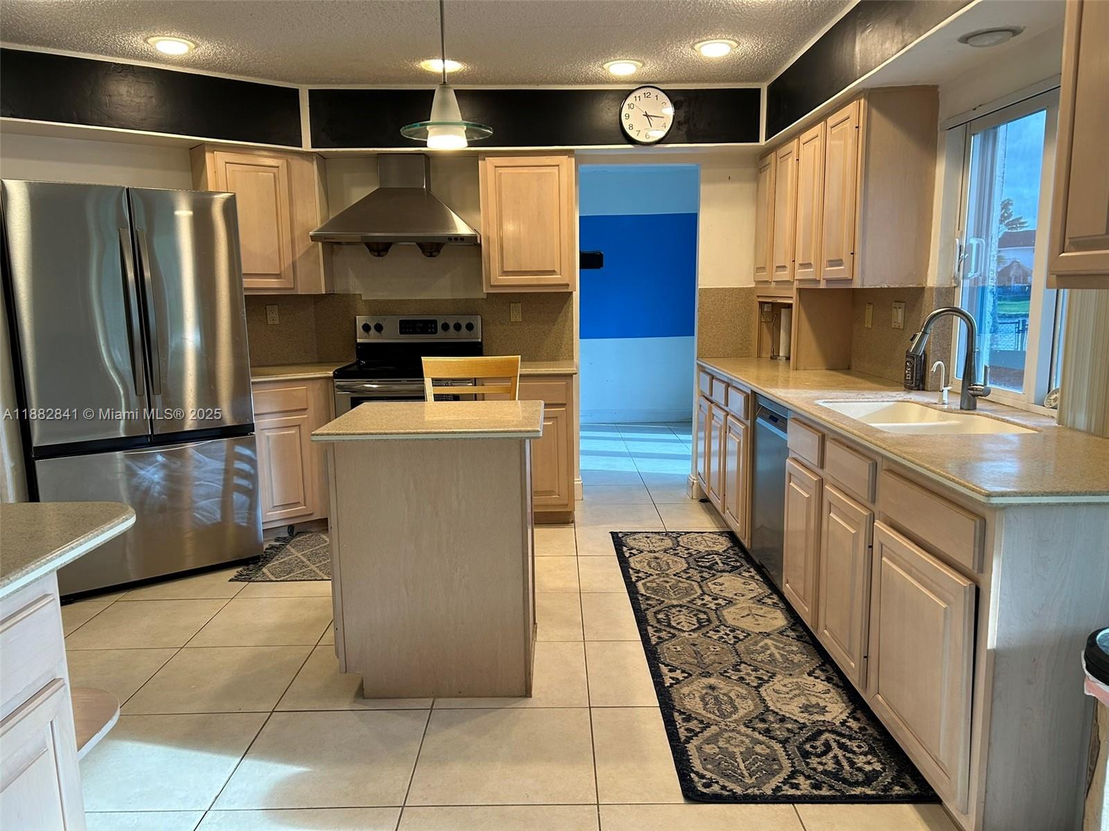 PINE LAKE - Residential Lease