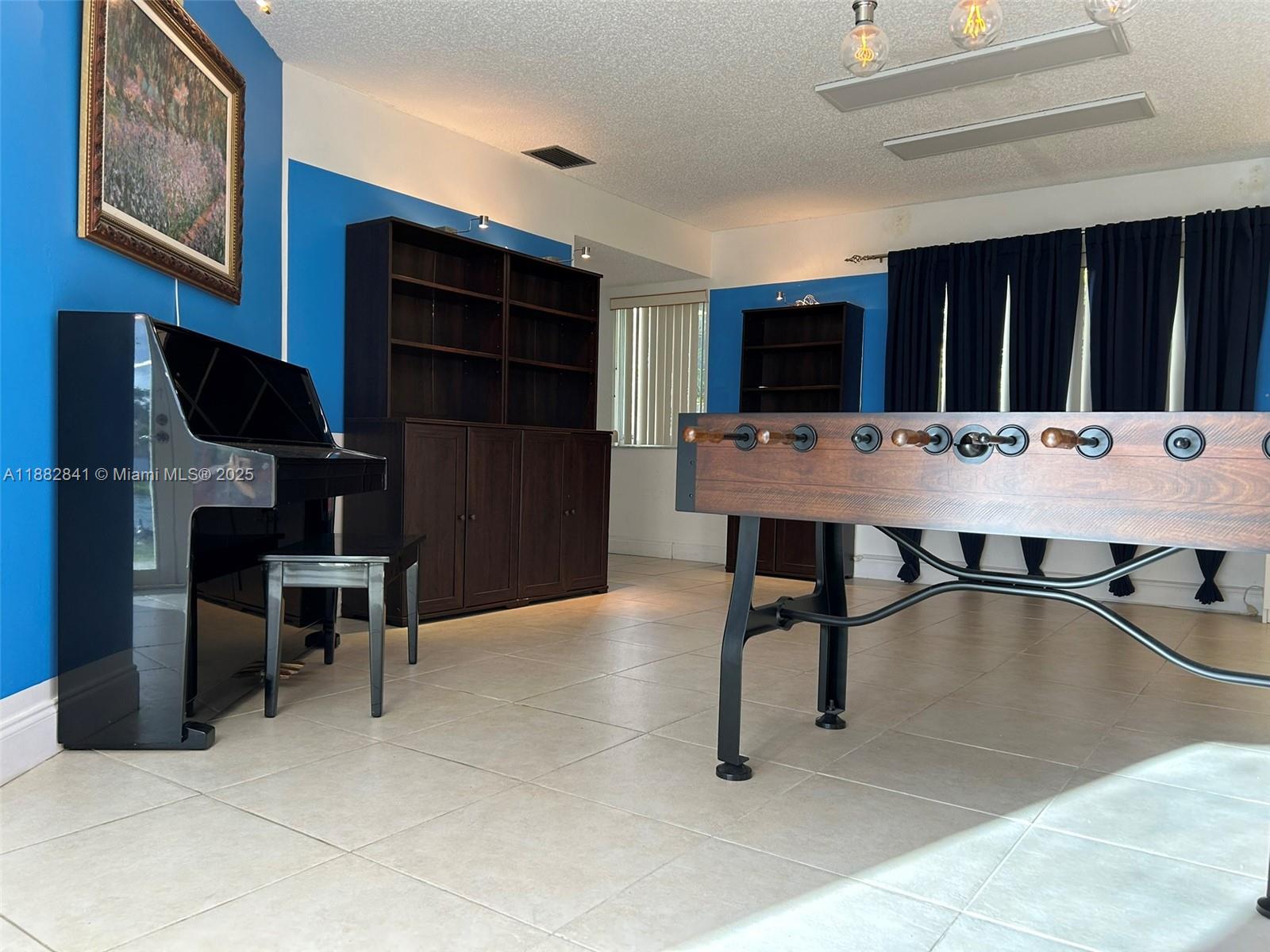 PINE LAKE - Residential Lease