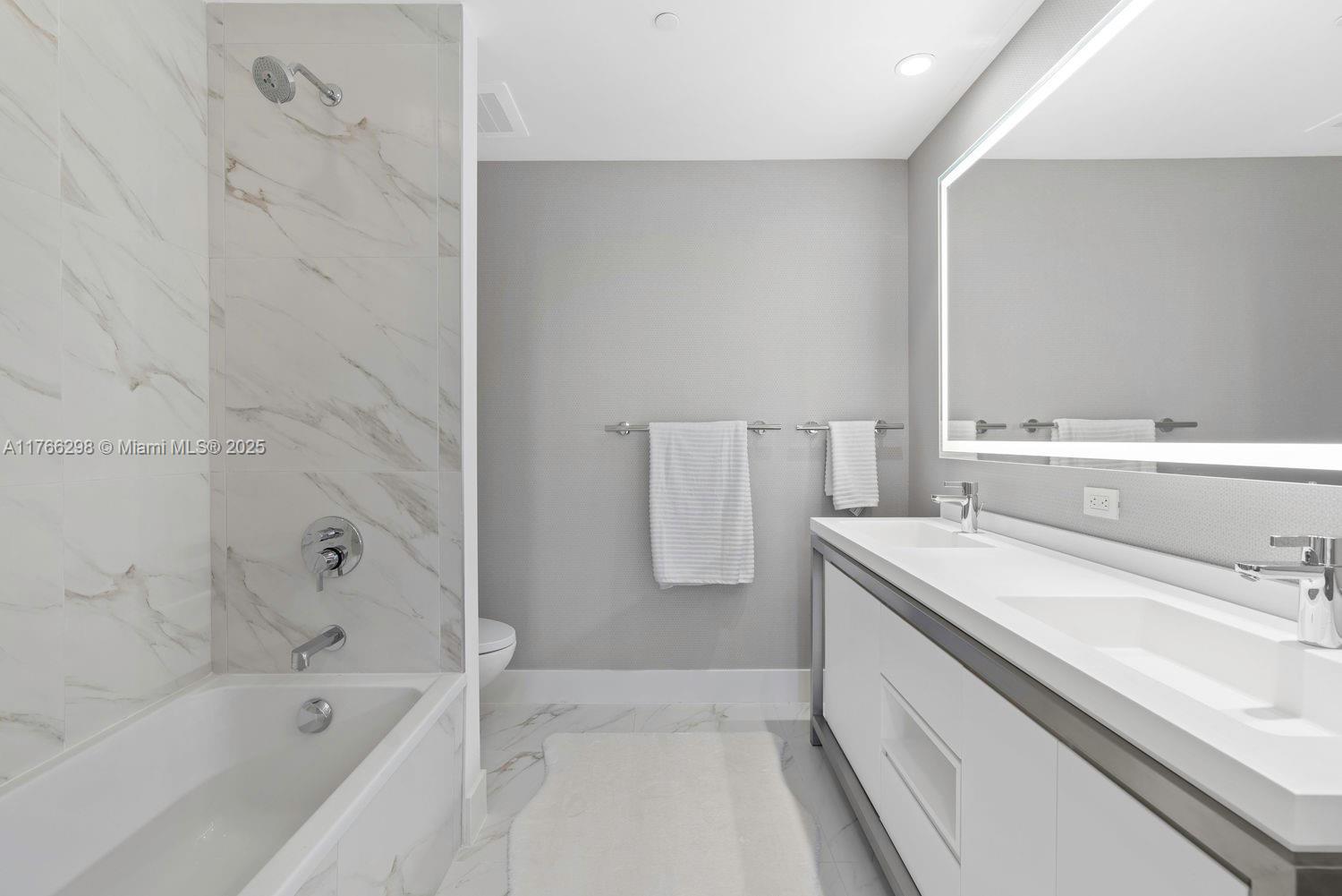 METROPICA NORTH TOWER ONE - Residential