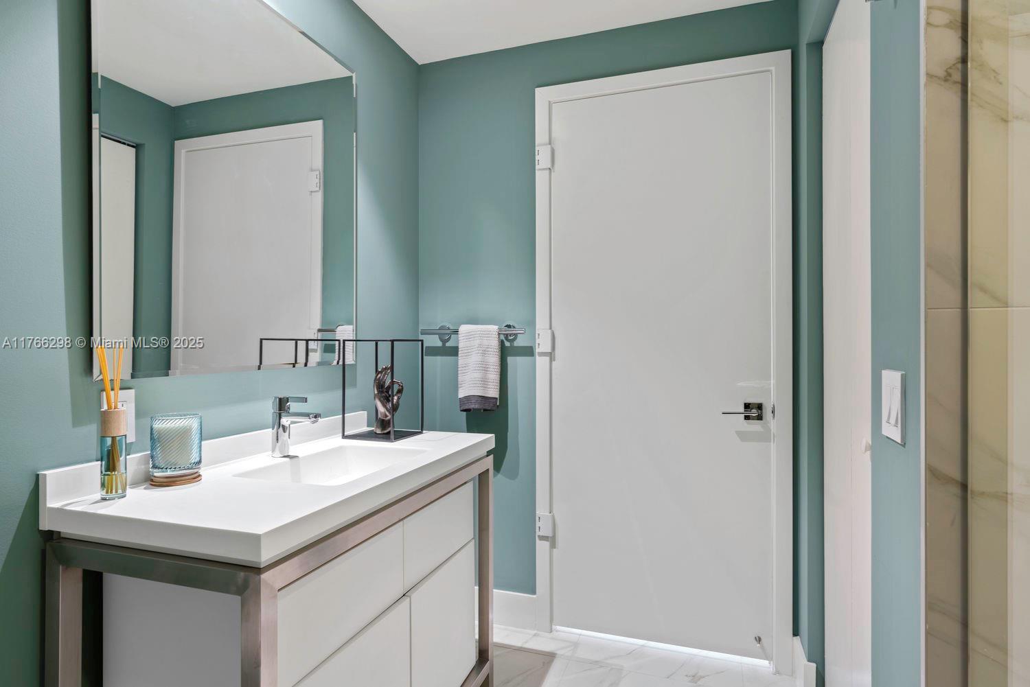 METROPICA NORTH TOWER ONE - Residential