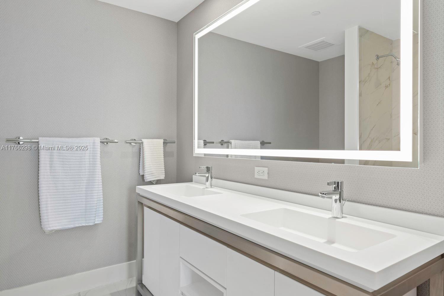 METROPICA NORTH TOWER ONE - Residential