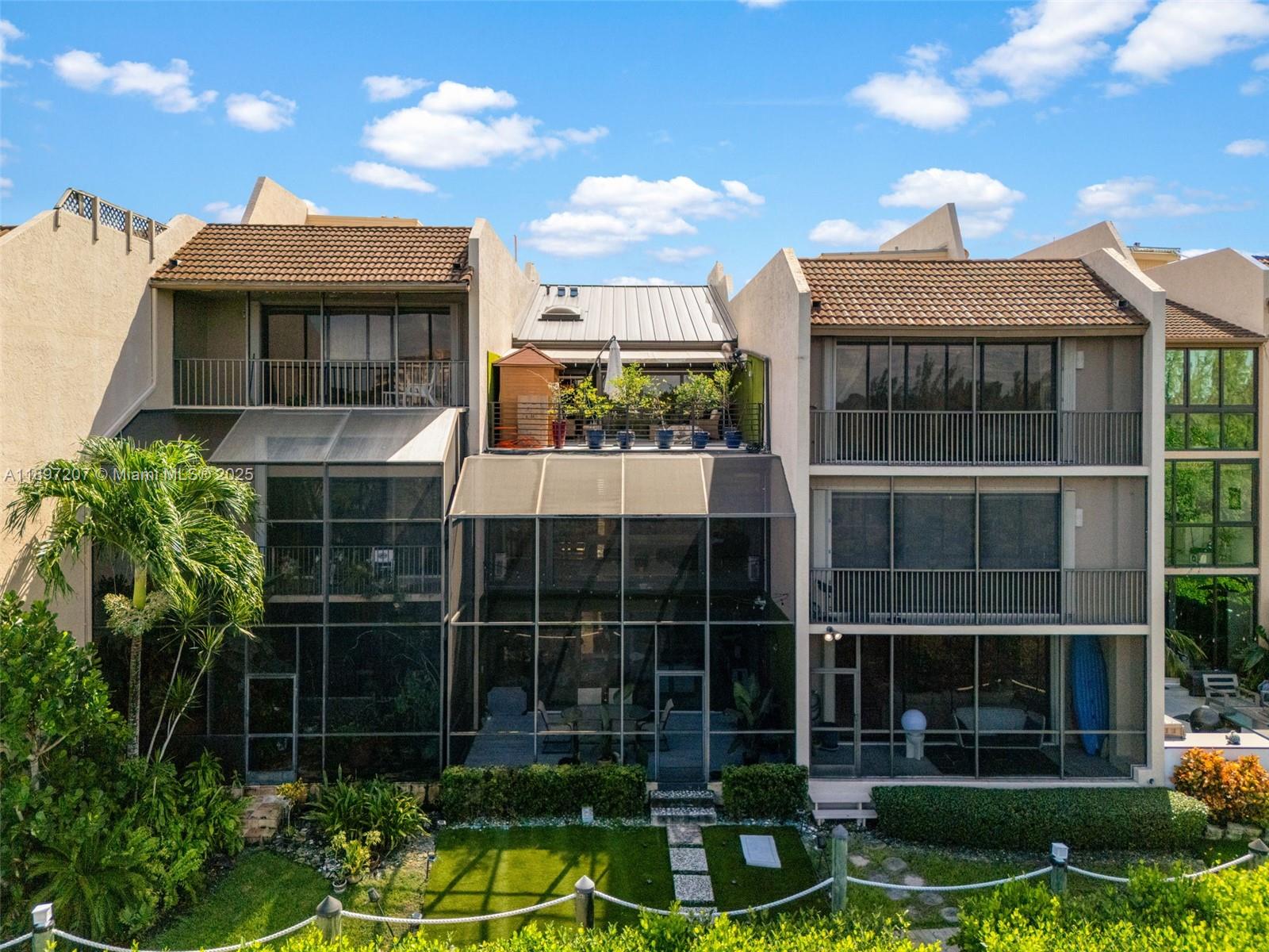 ROYAL HARBOUR YACHT CLUB - Residential Lease