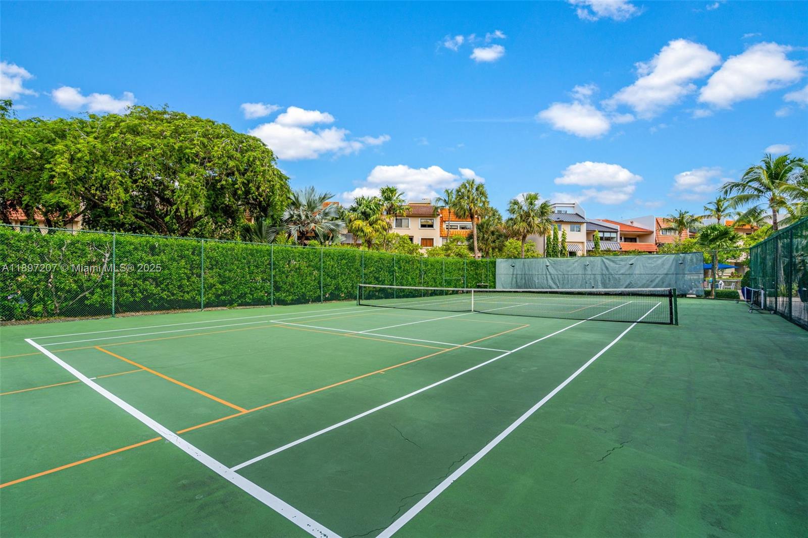 ROYAL HARBOUR YACHT CLUB - Residential Lease