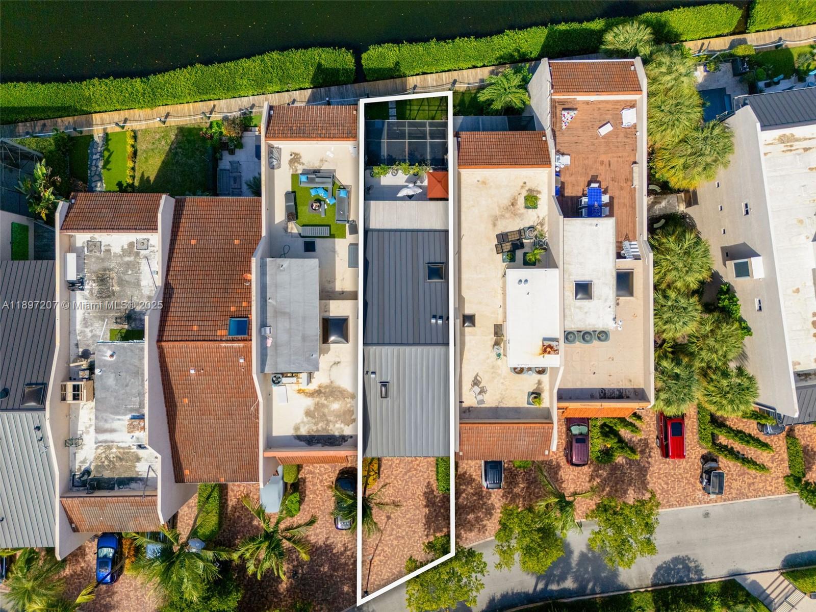 ROYAL HARBOUR YACHT CLUB - Residential Lease