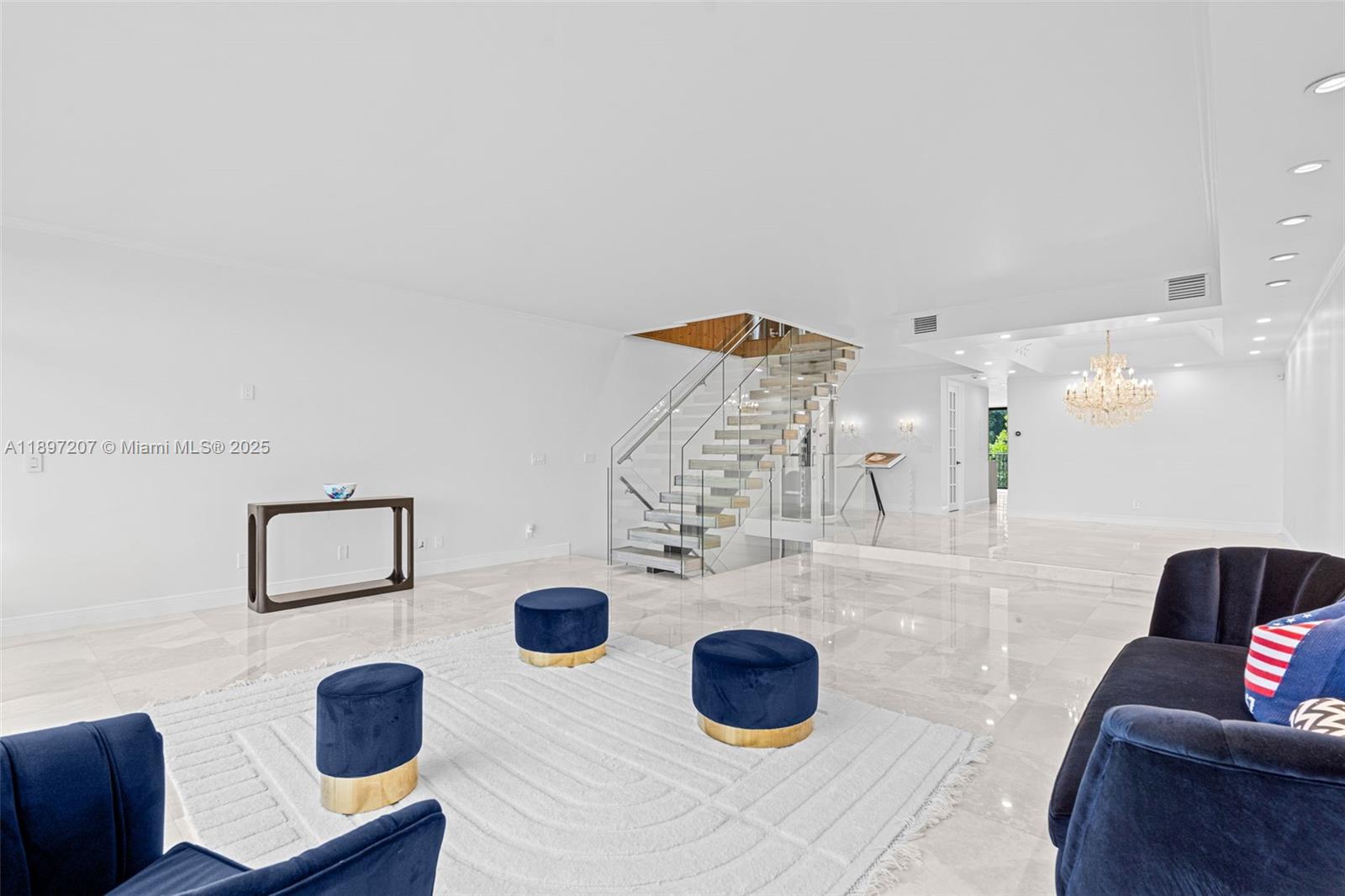 ROYAL HARBOUR YACHT CLUB - Residential Lease