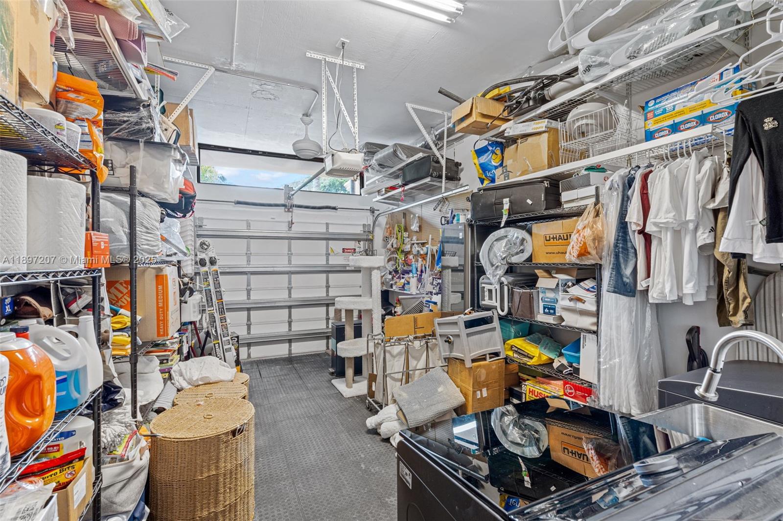 ROYAL HARBOUR YACHT CLUB - Residential Lease