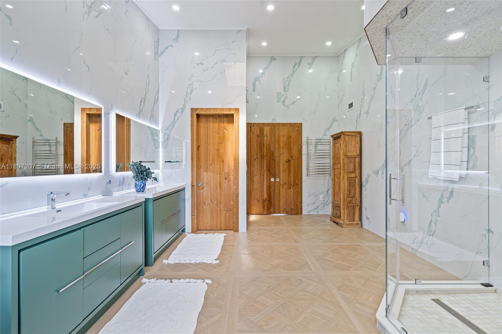 ROYAL HARBOUR YACHT CLUB - Residential Lease