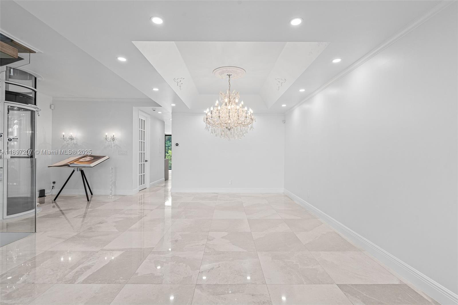 ROYAL HARBOUR YACHT CLUB - Residential Lease