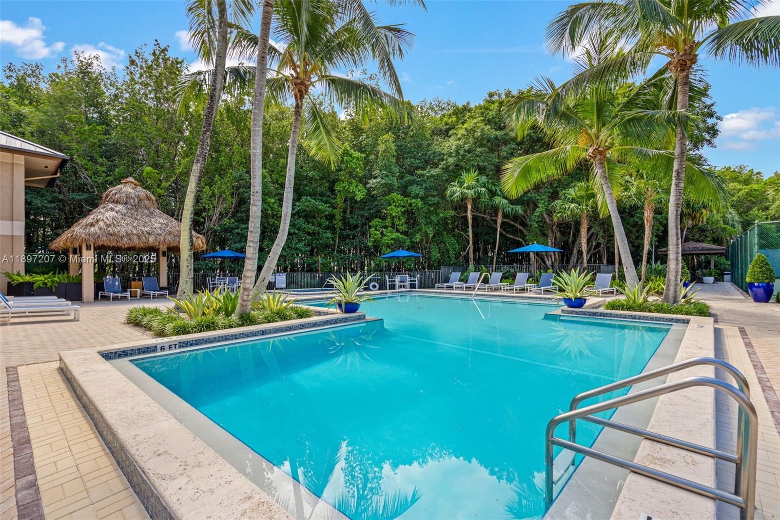 ROYAL HARBOUR YACHT CLUB - Residential Lease