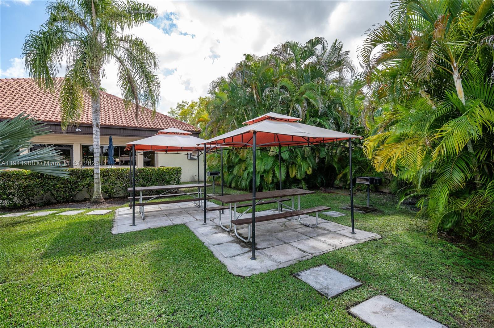 CROSSINGS VILLAGE HOMES C - Residential Lease