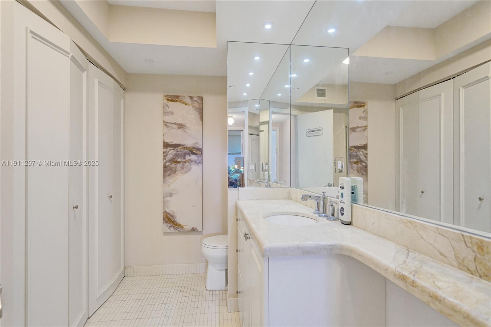 HAMPTONS WEST CONDO - Residential