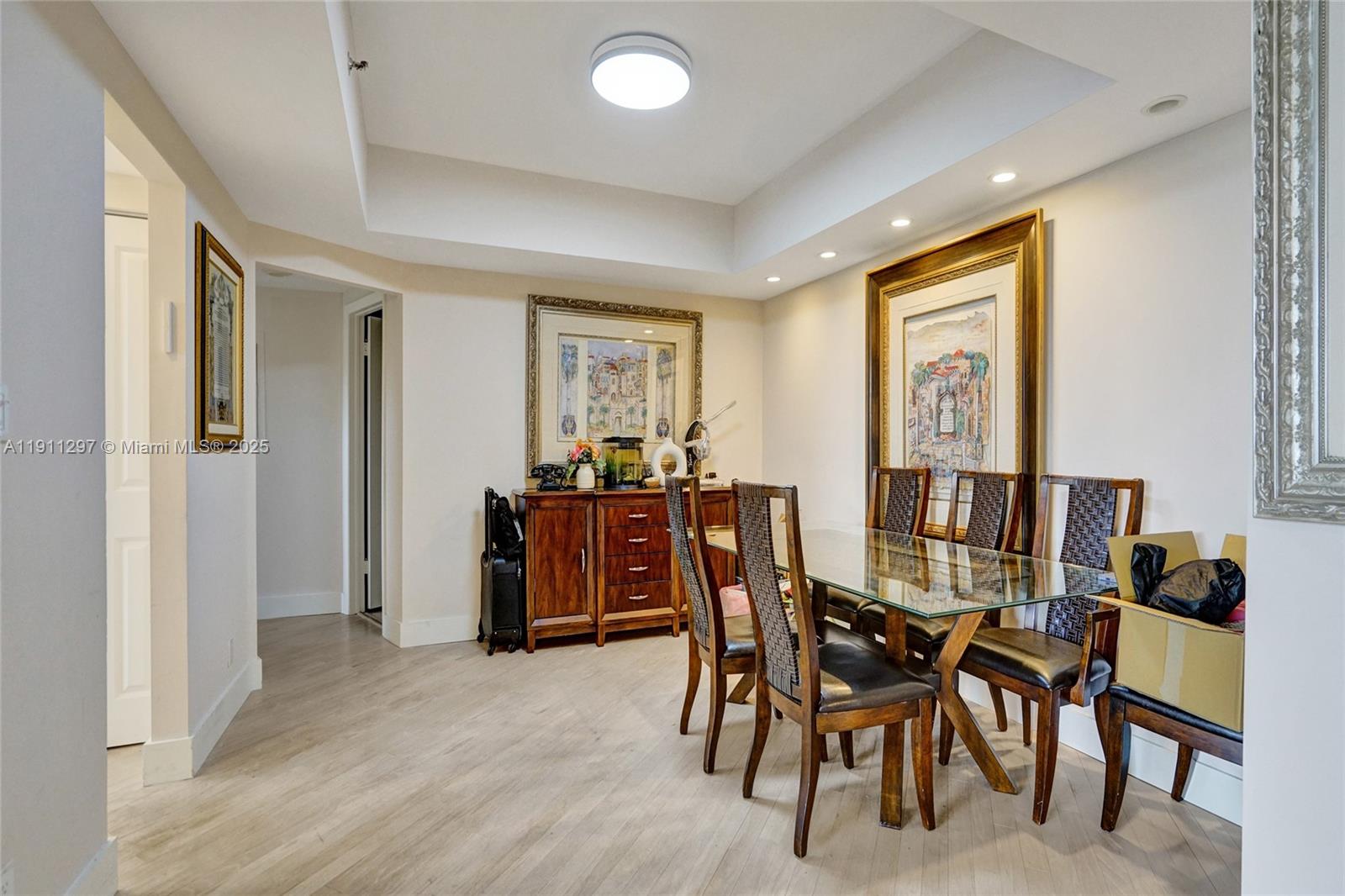 HAMPTONS WEST CONDO - Residential