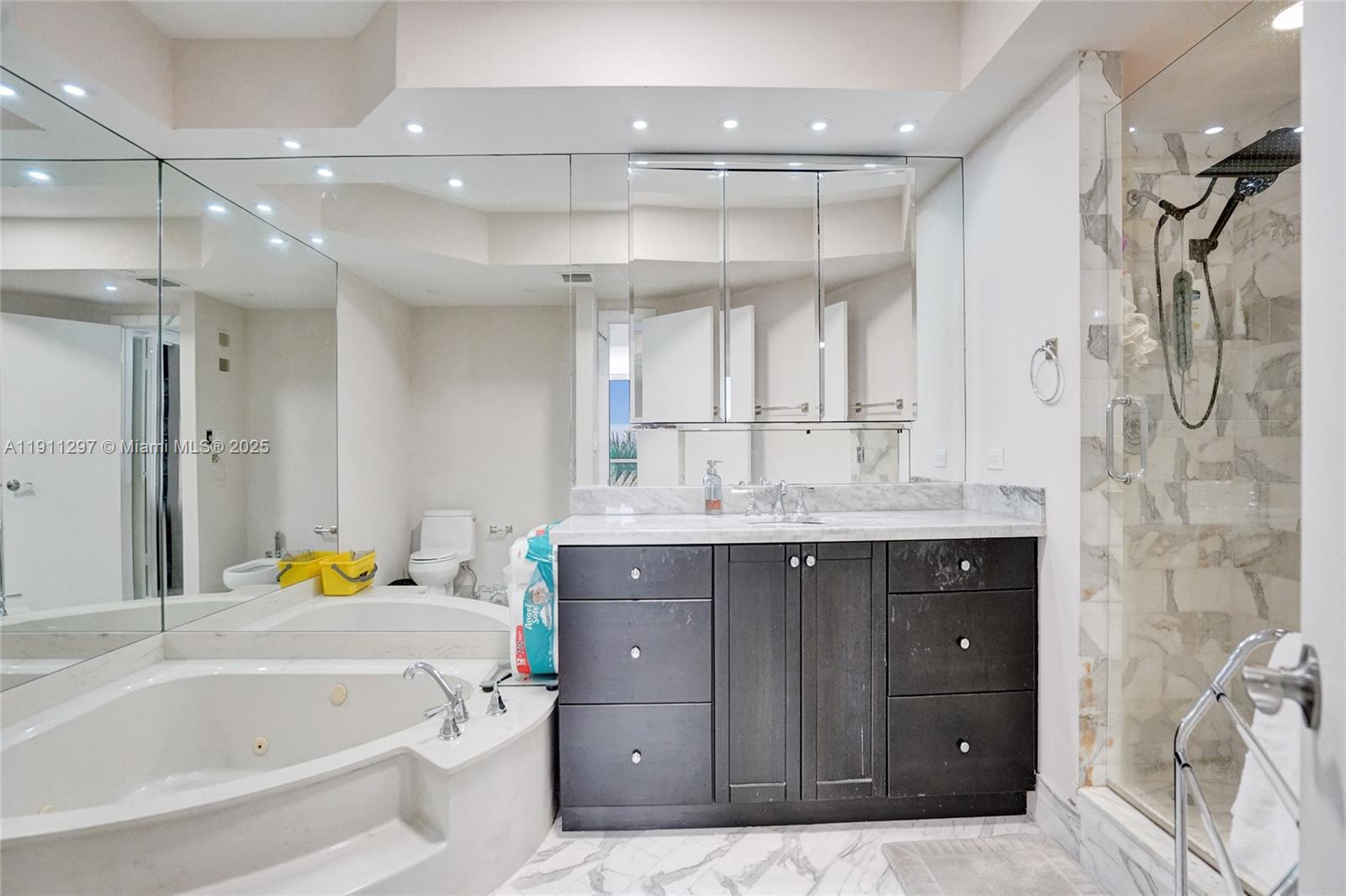 HAMPTONS WEST CONDO - Residential