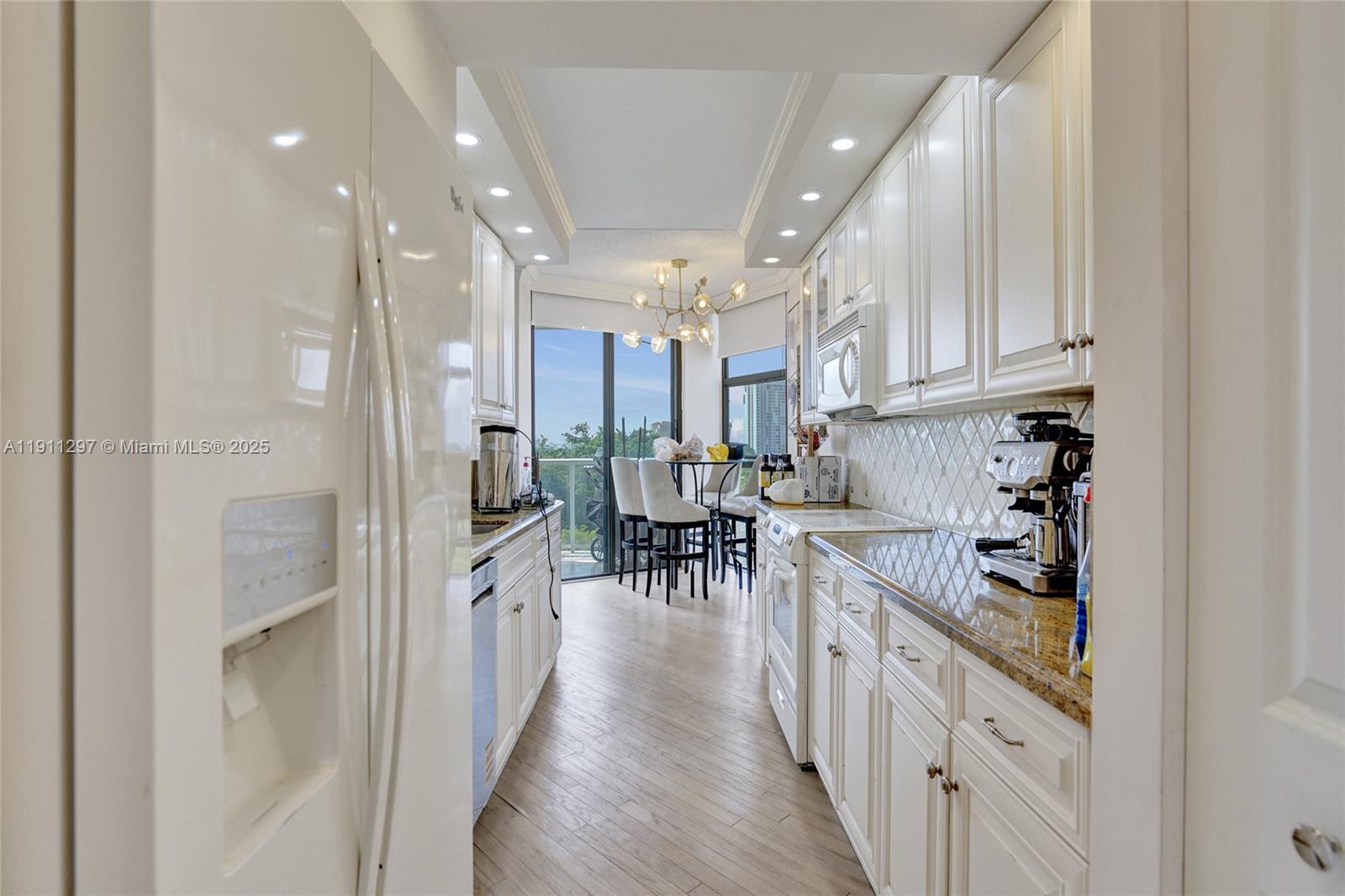 HAMPTONS WEST CONDO - Residential