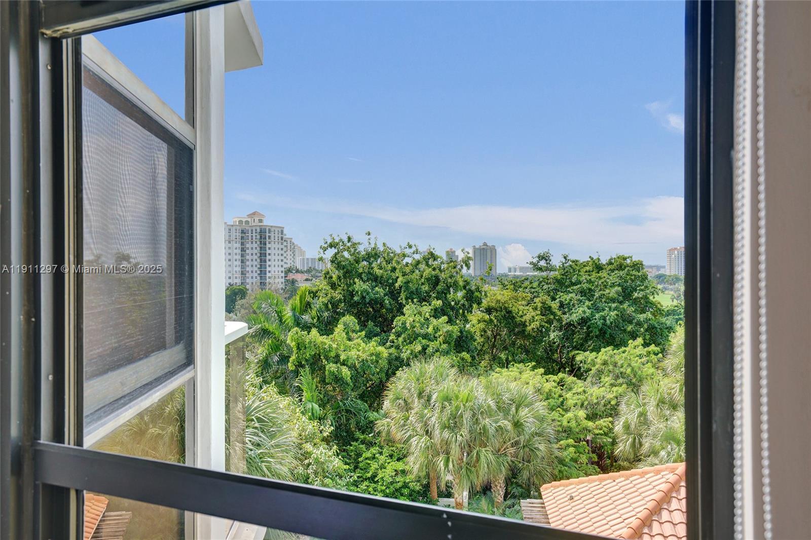 HAMPTONS WEST CONDO - Residential