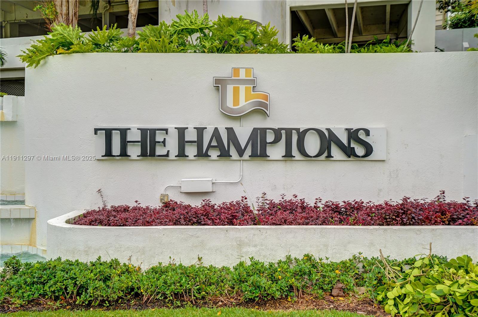 HAMPTONS WEST CONDO - Residential