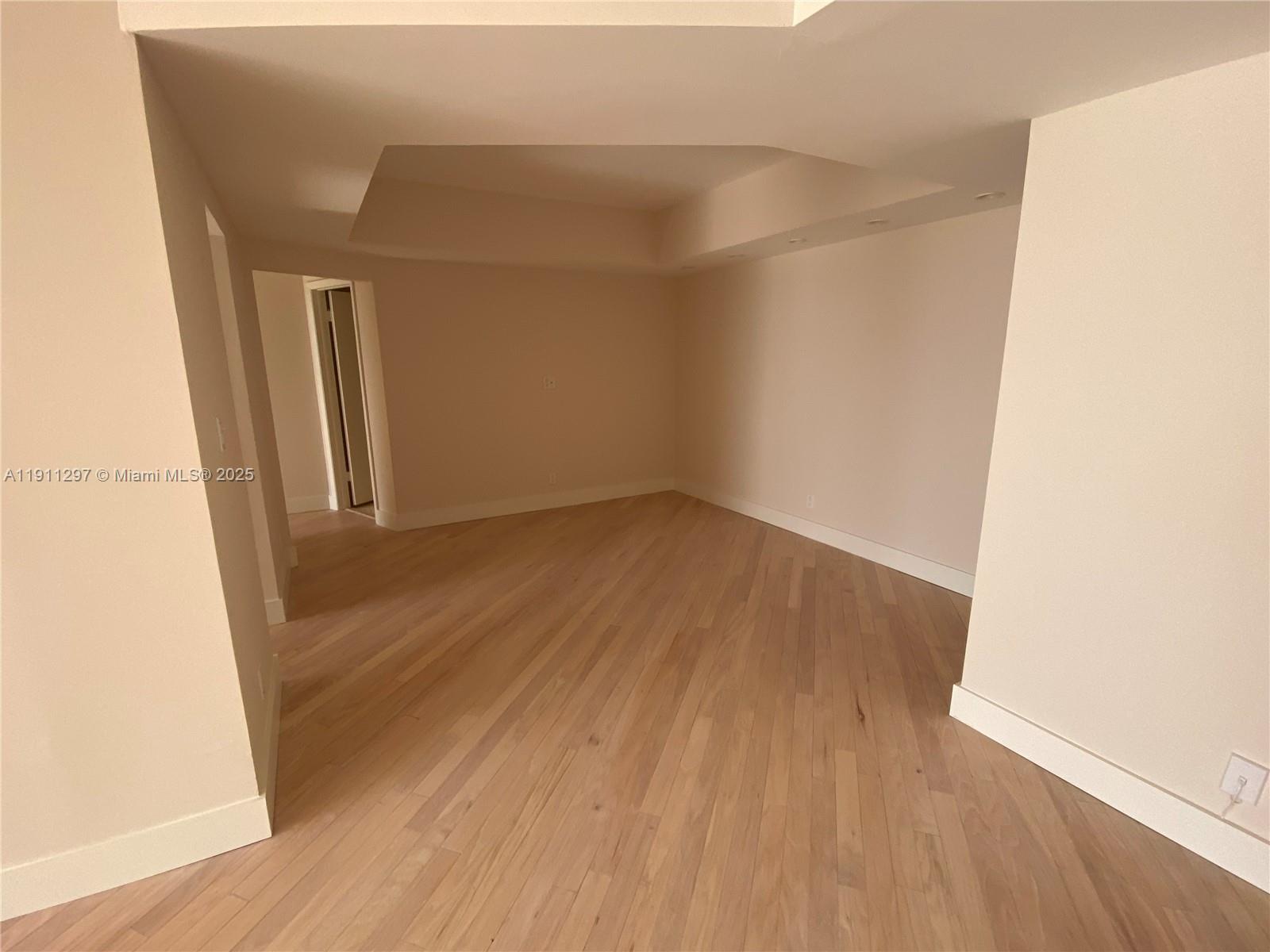 HAMPTONS WEST CONDO - Residential