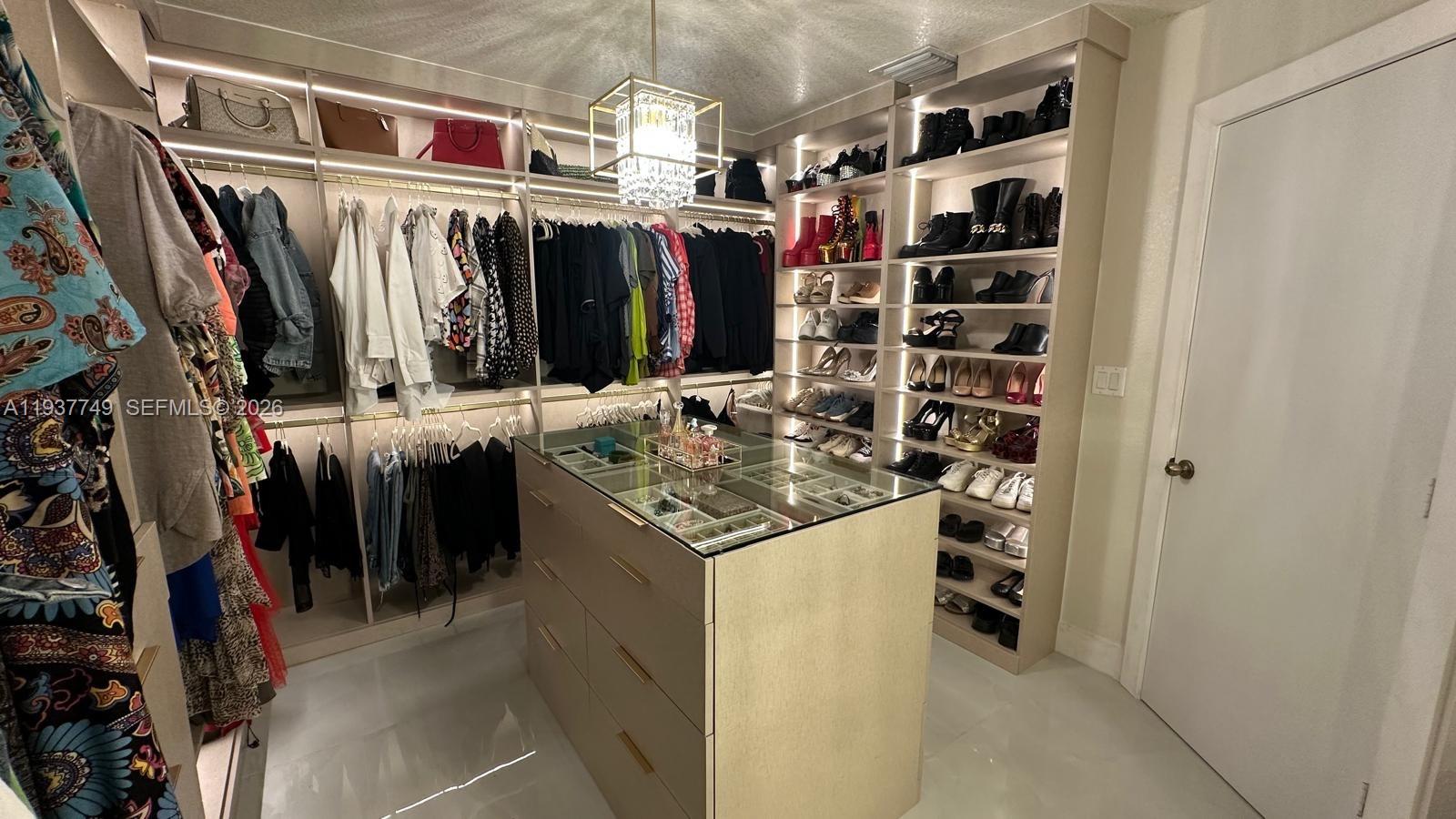 REDLANDS BEST 1ST ADDN - Residential