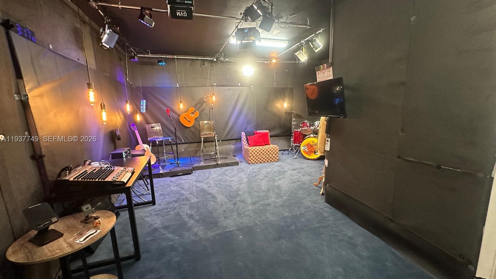 REDLANDS BEST 1ST ADDN - Residential