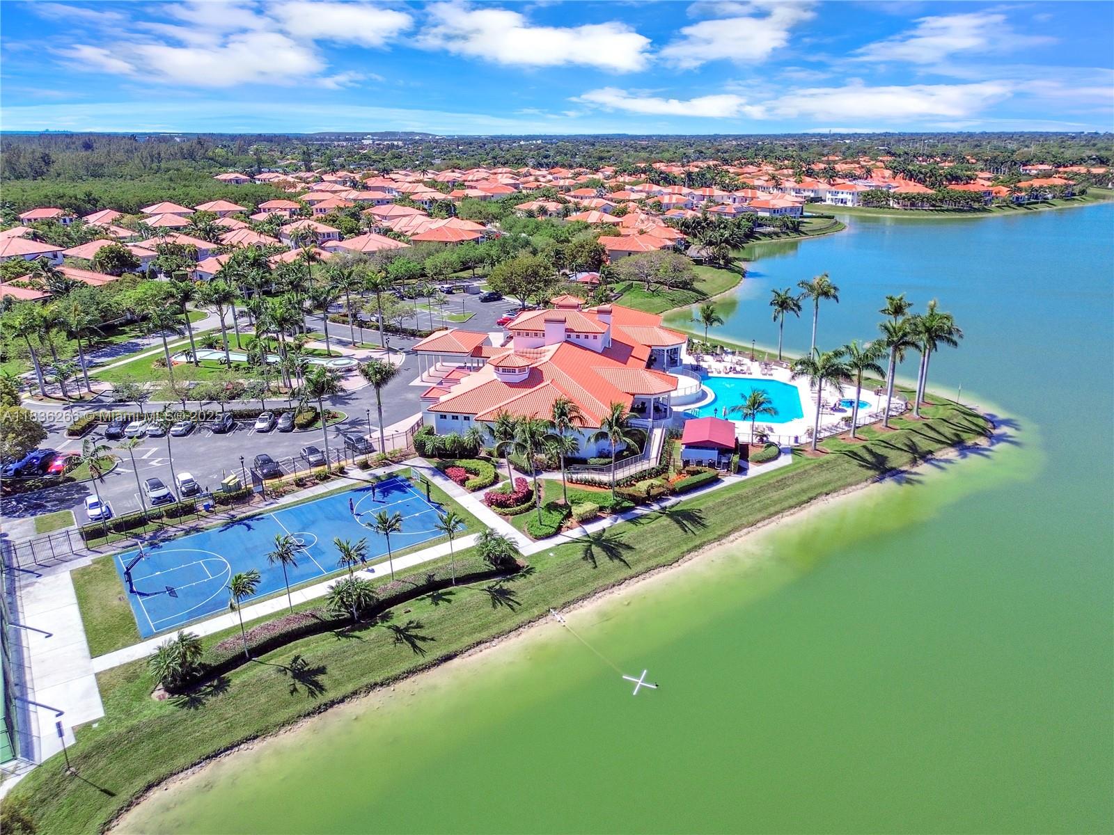 7565 SW 190th St, Cutler Bay, FL, 33157/$965,000 2 7565 SW 190th St