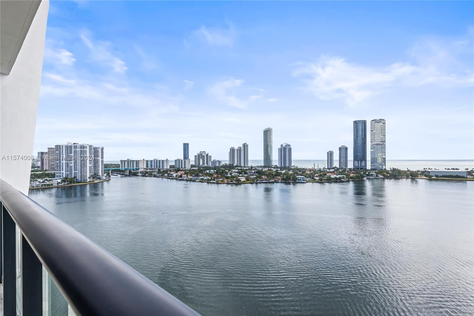PRIVE CONDO - Residential