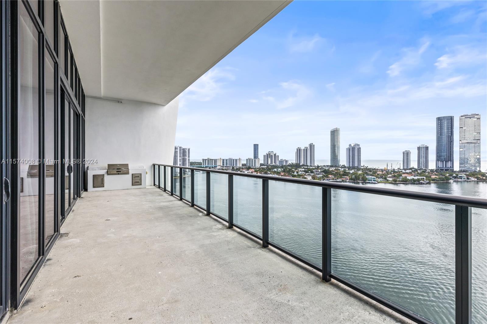PRIVE CONDO - Residential