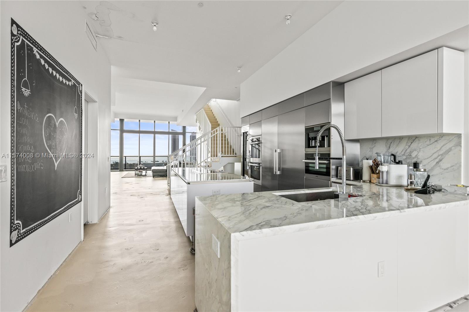 PRIVE CONDO - Residential
