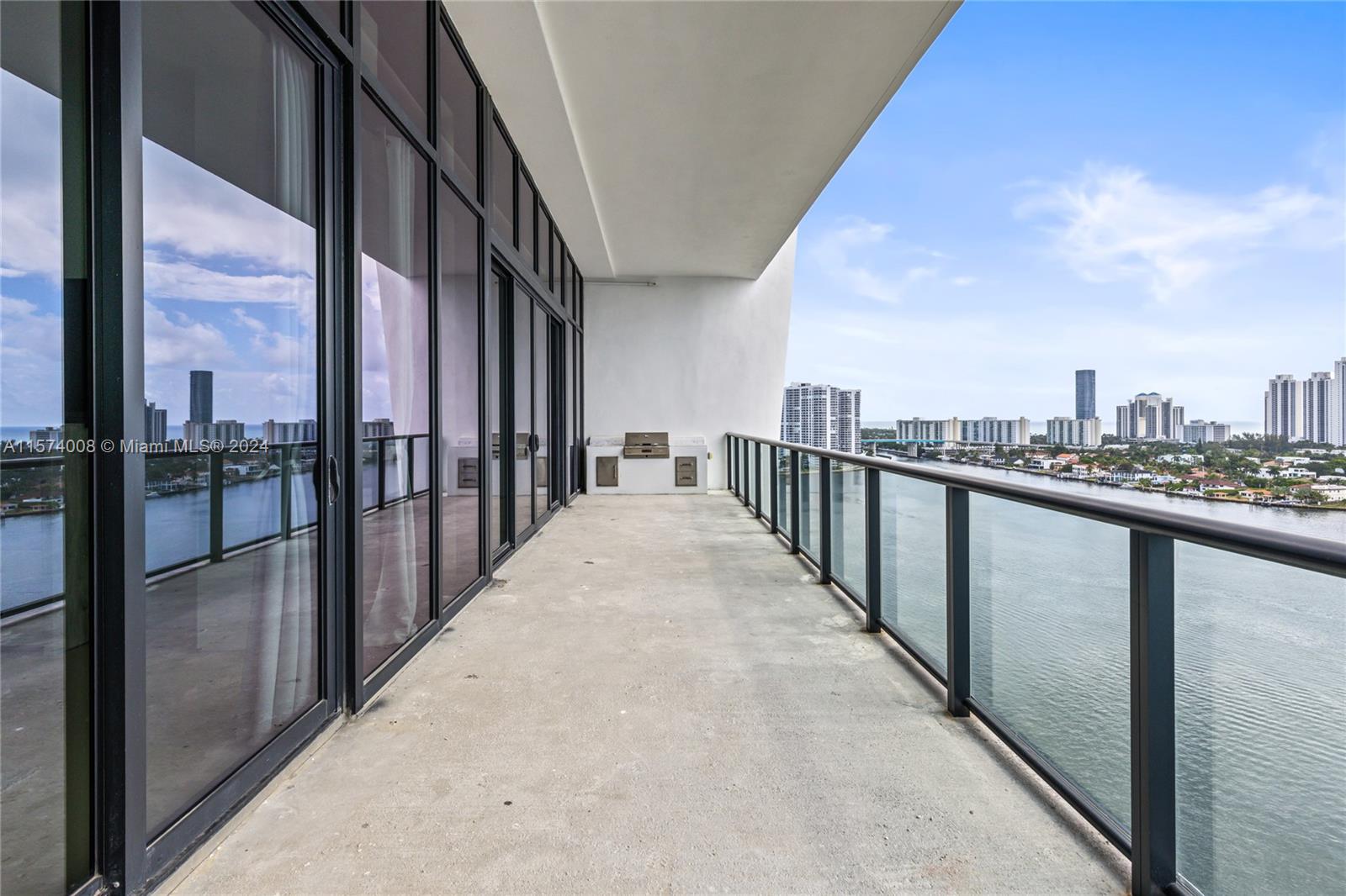 PRIVE CONDO - Residential