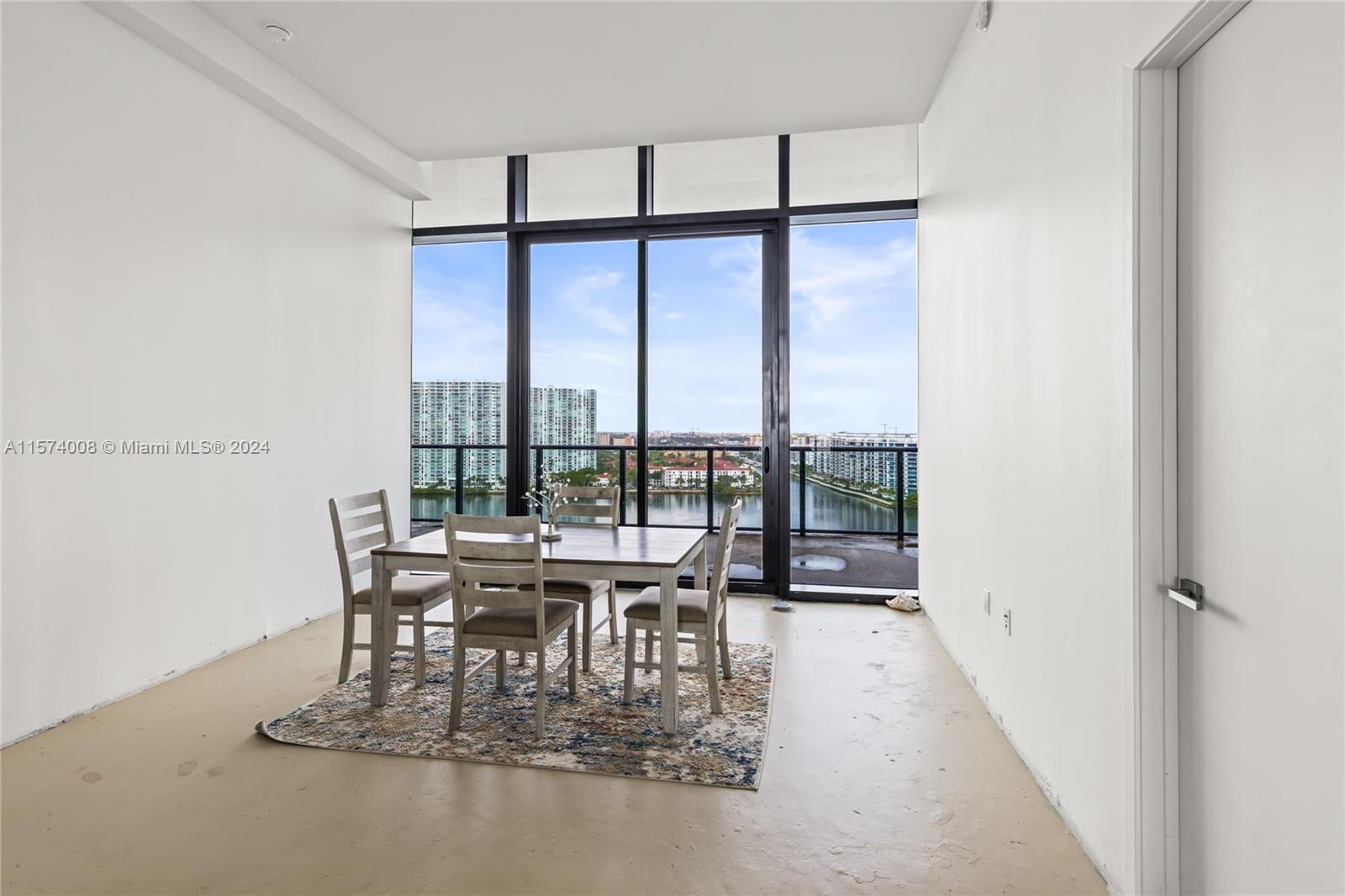 PRIVE CONDO - Residential