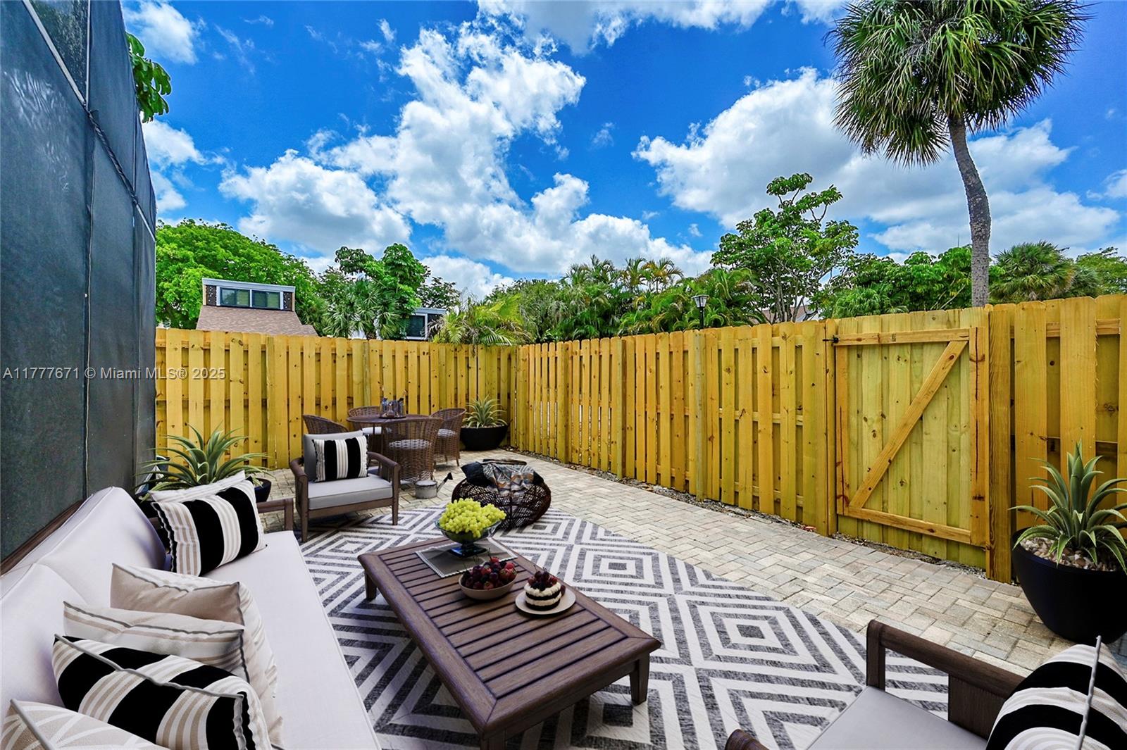 1725 Nw 73rd Ave 38, Plantation, Miami-Dade County, Florida - 3 Bedrooms  
2 Bathrooms - 