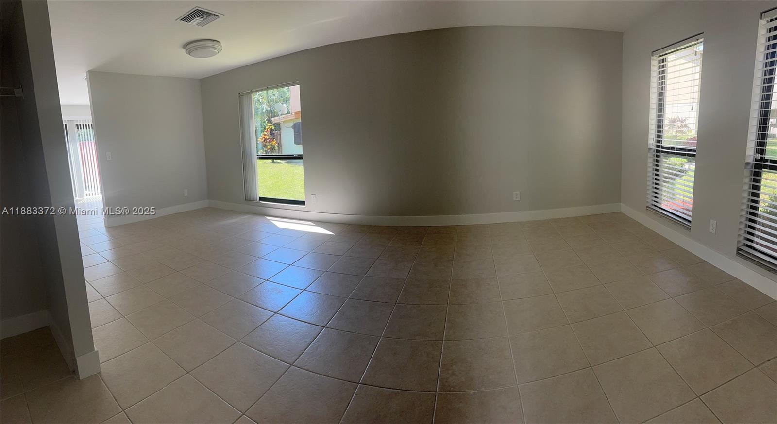 SANDTREE - Residential Lease